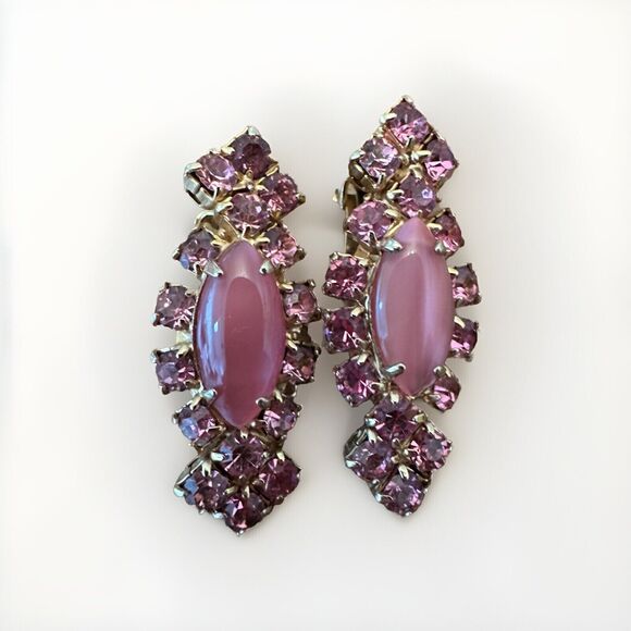 Vintage Pink Rhinestone Gold Tone Clip On Earrings Oval Pink Stone - Picture 1 of 9